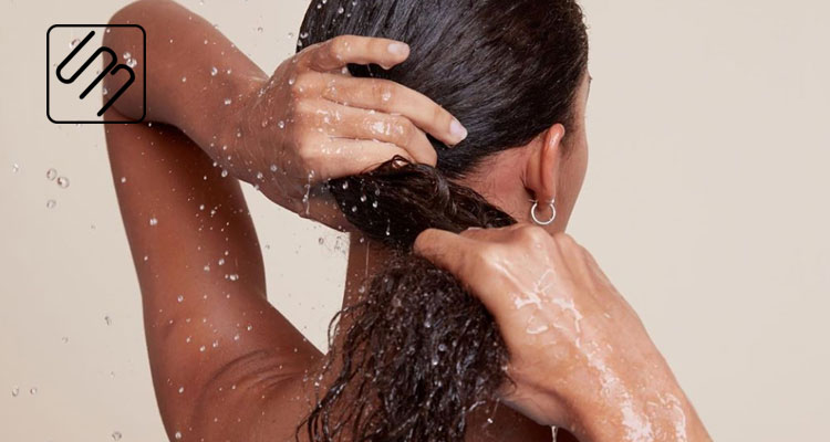 اشتباهات رایج در شستن مو چیست ؟ آموزش روش صحیح شستن مو